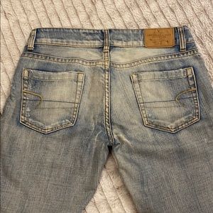 American Eagle distressed Jean Capri